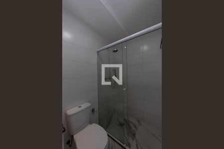 Banheiro Suite de apartamento para alugar com 2 quartos, 68m² em Jardim Tupanci, Barueri