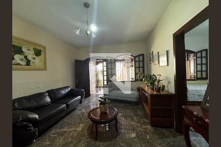 Sala 1 de casa à venda com 8 quartos, 350m² em São Geraldo, Belo Horizonte