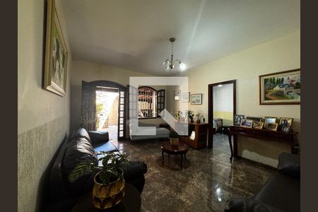 Sala 1 de casa à venda com 8 quartos, 350m² em São Geraldo, Belo Horizonte