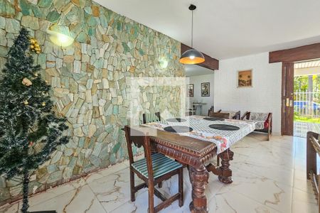 Sala de casa para alugar com 4 quartos, 500m² em Jardim Virginia, Guarujá
