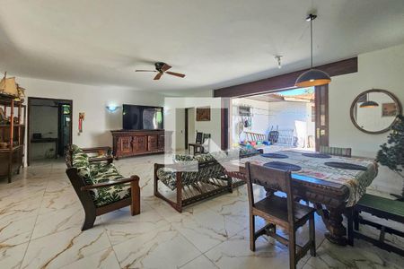 Sala de casa para alugar com 4 quartos, 500m² em Jardim Virginia, Guarujá
