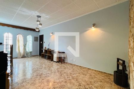 Sala de casa para alugar com 4 quartos, 228m² em Vila Rosalia, Guarulhos