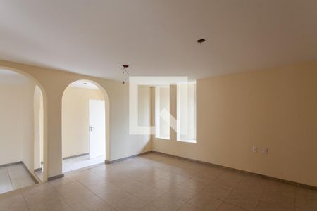 Sala de casa à venda com 3 quartos, 242m² em Santa Monica, Belo Horizonte
