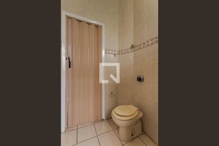 Banheiro de kitnet/studio à venda com 1 quarto, 35m² em São João, Porto Alegre