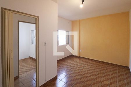 Quarto 1 de casa para alugar com 2 quartos, 60m² em Vila Sabrina, São Paulo