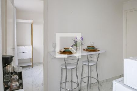 Sala e Cozinha de apartamento para alugar com 1 quarto, 40m² em Luz, São Paulo