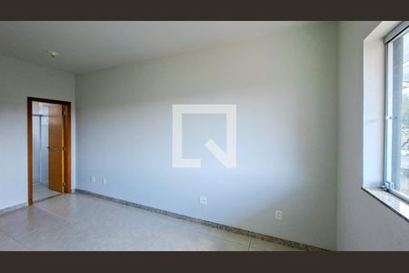Quarto de casa à venda com 3 quartos, 168m² em Pompéia, Belo Horizonte