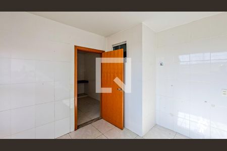 Quarto de casa à venda com 3 quartos, 168m² em Pompéia, Belo Horizonte