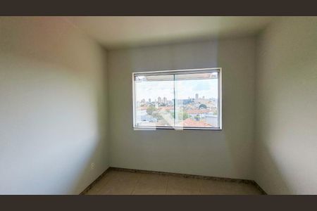 Quarto de casa à venda com 3 quartos, 168m² em Pompéia, Belo Horizonte