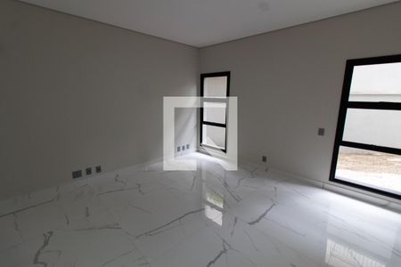 Sala de TV de casa de condomínio à venda com 4 quartos, 531m² em Loteamento Alphaville Campinas, Campinas