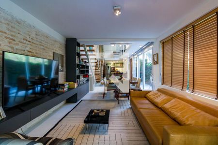 Sala de casa à venda com 3 quartos, 220m² em Real Parque, São Paulo