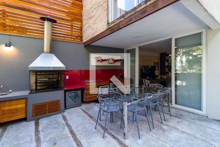 Varanda Sala de casa à venda com 3 quartos, 220m² em Real Parque, São Paulo