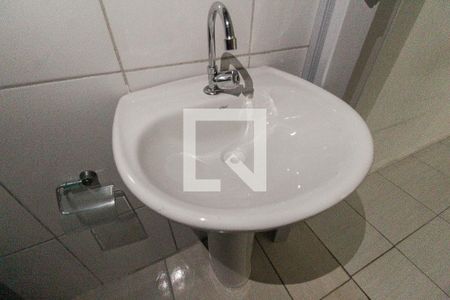 Banheiro de casa para alugar com 1 quarto, 50m² em Jardim Elizabeth, São Paulo