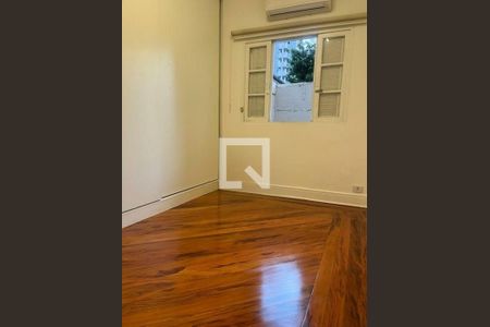 Casa à venda com 3 quartos, 130m² em Cerqueira César, São Paulo