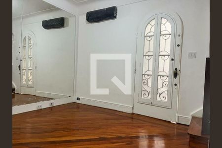 Casa à venda com 3 quartos, 130m² em Cerqueira César, São Paulo