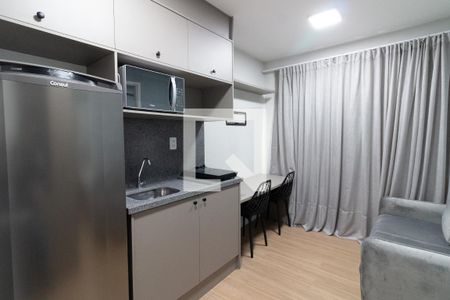 Sala/Cozinha de apartamento para alugar com 1 quarto, 24m² em Vila Butantã, São Paulo