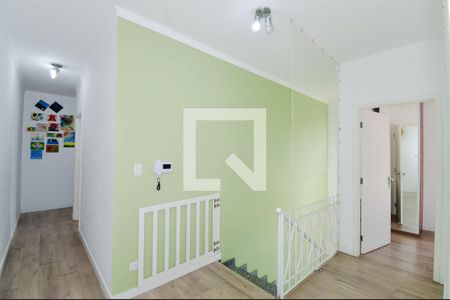 Corredor dos Dormitórios de casa à venda com 4 quartos, 170m² em Vila Galvão, Guarulhos