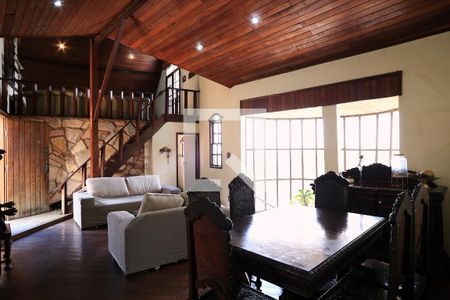 Sala de casa à venda com 4 quartos, 360m² em São Lucas, Belo Horizonte