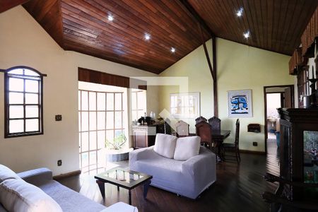 Sala de casa à venda com 4 quartos, 360m² em São Lucas, Belo Horizonte