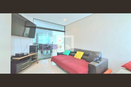 Sala de tv de casa de condomínio à venda com 4 quartos, 1040m² em Condados da Lagoa, Lagoa Santa