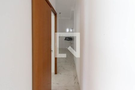 Corredor de apartamento para alugar com 2 quartos, 35m² em Jardim Santa Teresinha, São Paulo