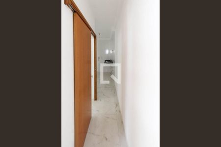 Corredor de apartamento para alugar com 2 quartos, 35m² em Jardim Santa Teresinha, São Paulo