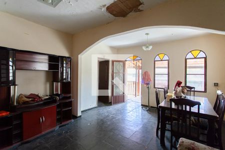 Sala de casa à venda com 3 quartos, 360m² em Guarani, Belo Horizonte