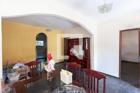 Sala de casa à venda com 3 quartos, 360m² em Guarani, Belo Horizonte