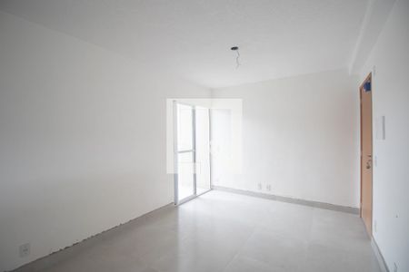 Sala de apartamento para alugar com 2 quartos, 55m² em Maria Paula, São Gonçalo