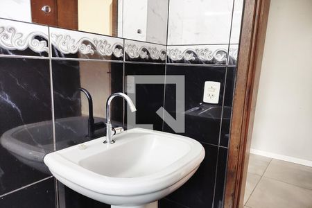 Banheiro de apartamento à venda com 1 quarto, 60m² em Duque de Caxias, São Leopoldo