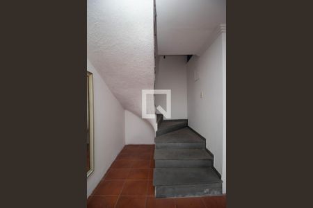 Escada de casa para alugar com 5 quartos, 800m² em Jardim São Ricardo, São Paulo