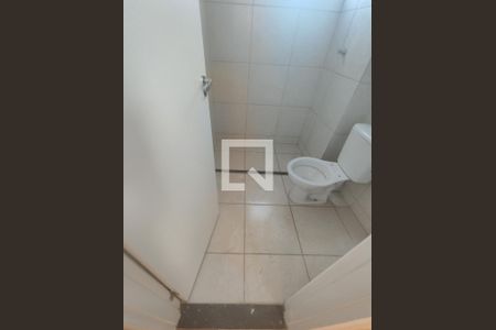 Banheiro de apartamento para alugar com 2 quartos, 45m² em Maria da Conceicao, Contagem