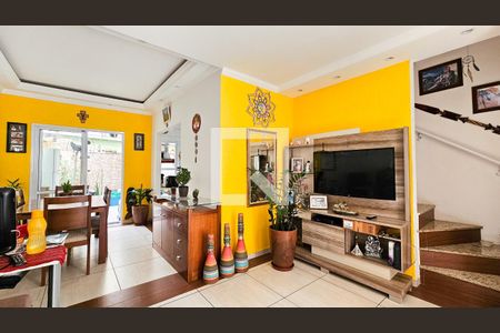 Sala de casa de condomínio para alugar com 3 quartos, 96m² em Vila Marari, São Paulo