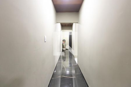Corredor de casa à venda com 4 quartos, 150m² em Parada Xv de Novembro, São Paulo