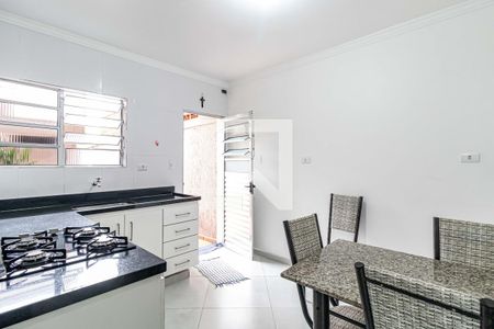 Cozinha de casa para alugar com 1 quarto, 35m² em Jardim Joao Xxiii, São Paulo