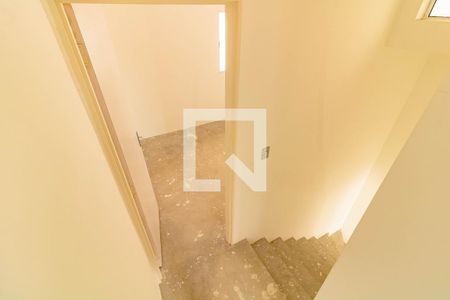 Escada de casa de condomínio à venda com 2 quartos, 133m² em Parque Jabaquara, São Paulo