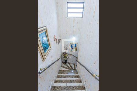 Escada de casa à venda com 3 quartos, 150m² em Vila Catupia, São Paulo