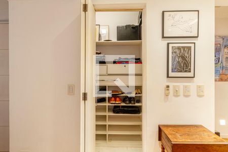 Suíte de apartamento para alugar com 1 quarto, 81m² em Cerqueira César, São Paulo