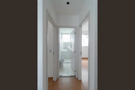 Corredor de apartamento à venda com 2 quartos, 50m² em Bom Jesus, Contagem