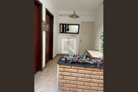 Casa à venda com 3 quartos, 220m² em Vila Butantã, São Paulo