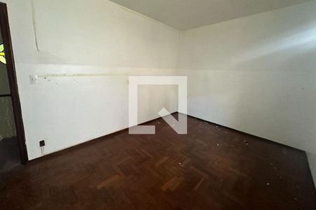 Casa à venda com 5 quartos, 270m² em Santo Antônio, Belo Horizonte