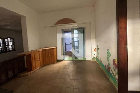 Casa à venda com 5 quartos, 270m² em Santo Antônio, Belo Horizonte