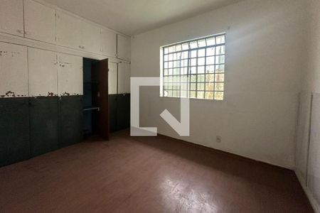 Casa à venda com 5 quartos, 270m² em Santo Antônio, Belo Horizonte