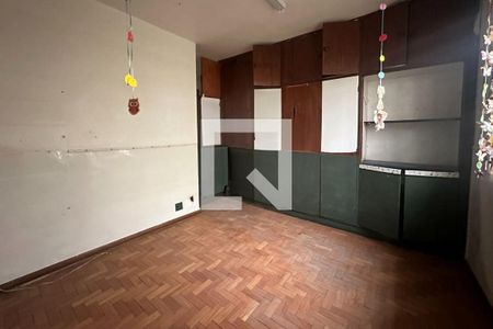 Casa à venda com 5 quartos, 270m² em Santo Antônio, Belo Horizonte