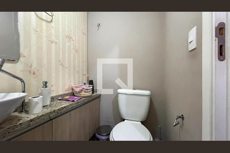 Lavabo Sala de Jantar de apartamento para alugar com 4 quartos, 107m² em Vila Castelo, São Paulo