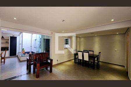 Sala de casa de condomínio à venda com 4 quartos, 184m² em Jardim Ermida I, Jundiaí