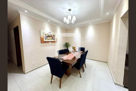 Sala de casa à venda com 6 quartos, 259m² em Vila Joaquina, Jundiaí