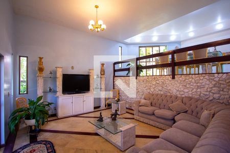 Sala de casa de condomínio à venda com 5 quartos, 480m² em Itaipu, Niterói