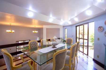 Sala de casa de condomínio à venda com 5 quartos, 480m² em Itaipu, Niterói