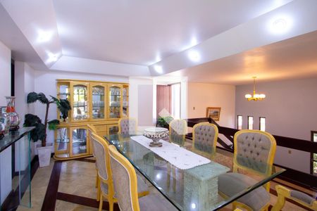 Sala de casa de condomínio à venda com 5 quartos, 480m² em Itaipu, Niterói